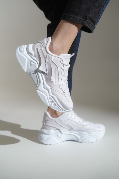 Yüksek Tabanlı Bağcıklı Spor Ayakkabı Kadın Sneaker  Beyaz