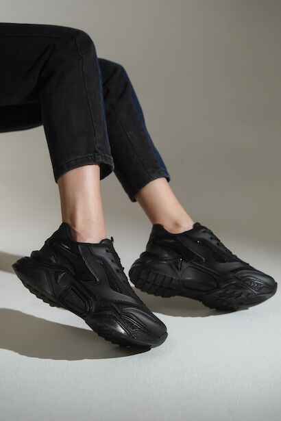 Yüksek Tabanlı Bağcıklı Spor Ayakkabı Kadın Sneaker  Siyah