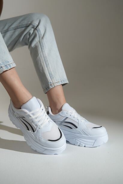 Yüksek Taban Bağcıklı Spor Kadın Sneaker  Beyaz